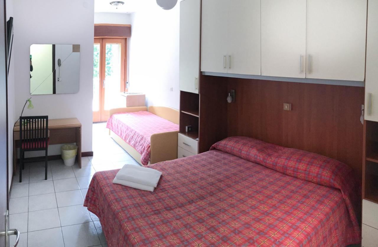 Hotel Zen Lignano Sabbiadoro Exterior photo